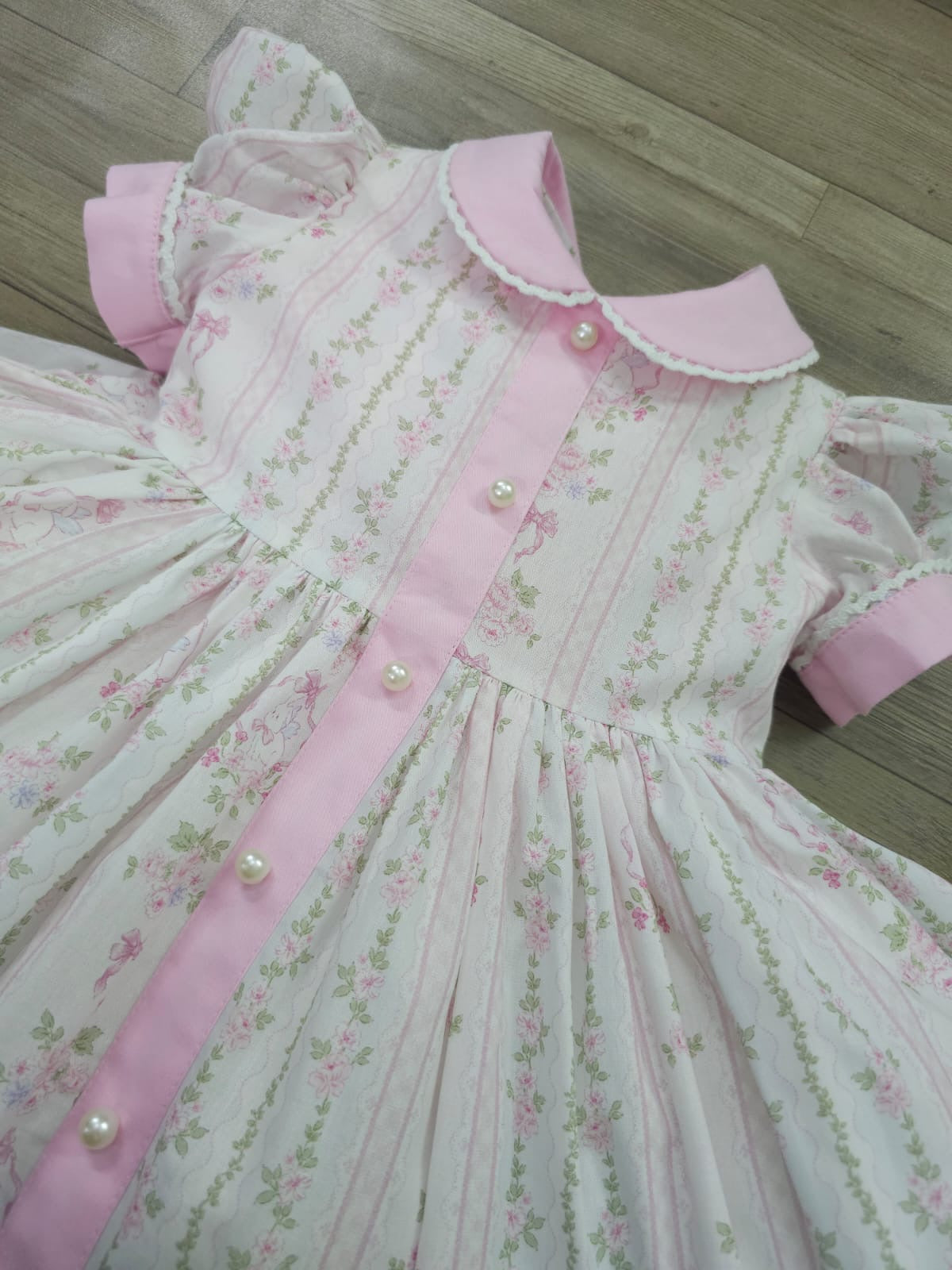 Pink floral classic dress with pearls