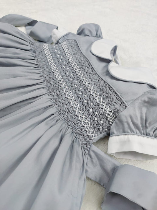 Graues Babykleid