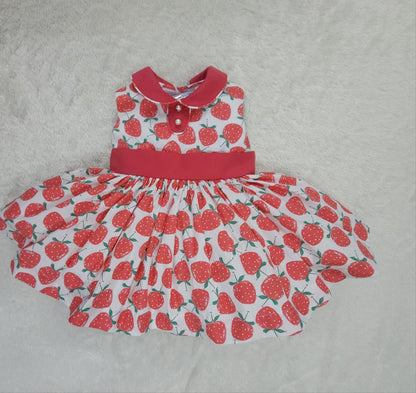 Strawberry sleeveless classic