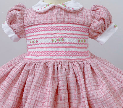 Roze tweed gesmokte jurk