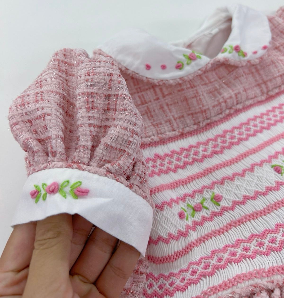Roze tweed gesmokte jurk