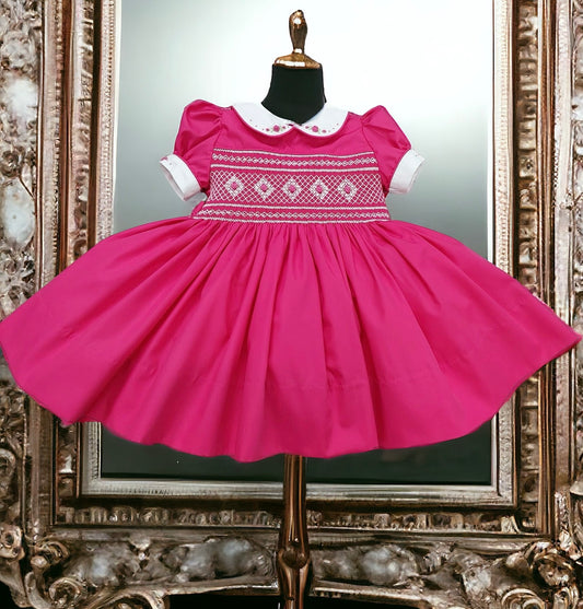 Barbie – Pinkes, gesmoktes Kleid