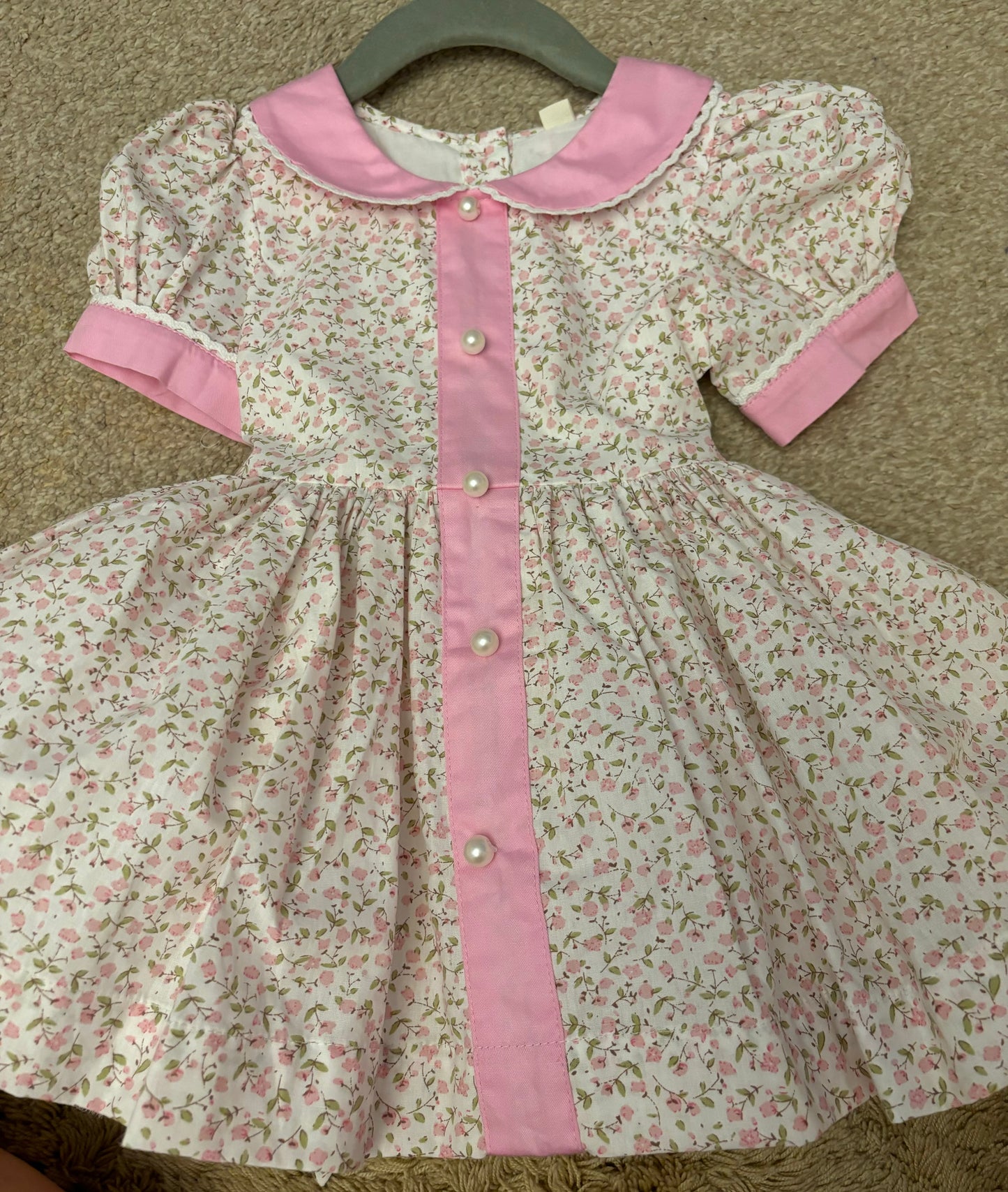 Floral classic dress with pearl buttons small fit