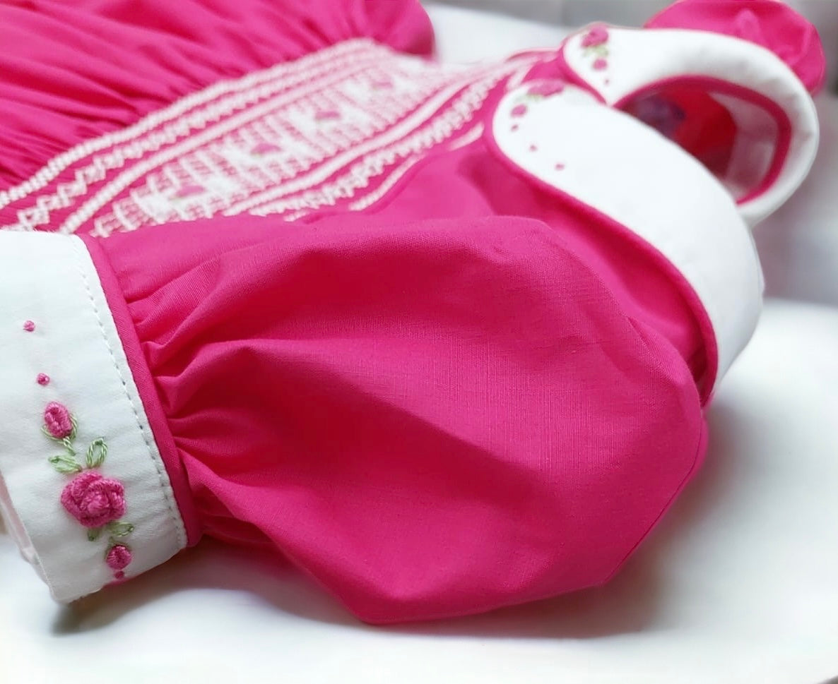 Barbie – Pinkes, gesmoktes Kleid