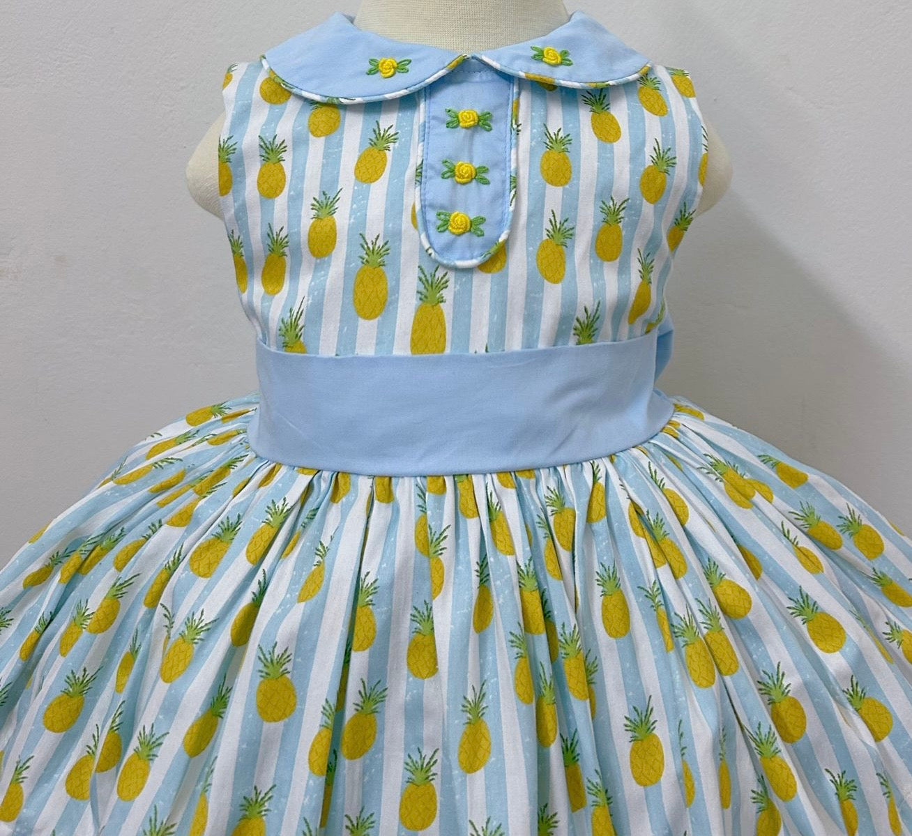 Pineapple sleeveless dress