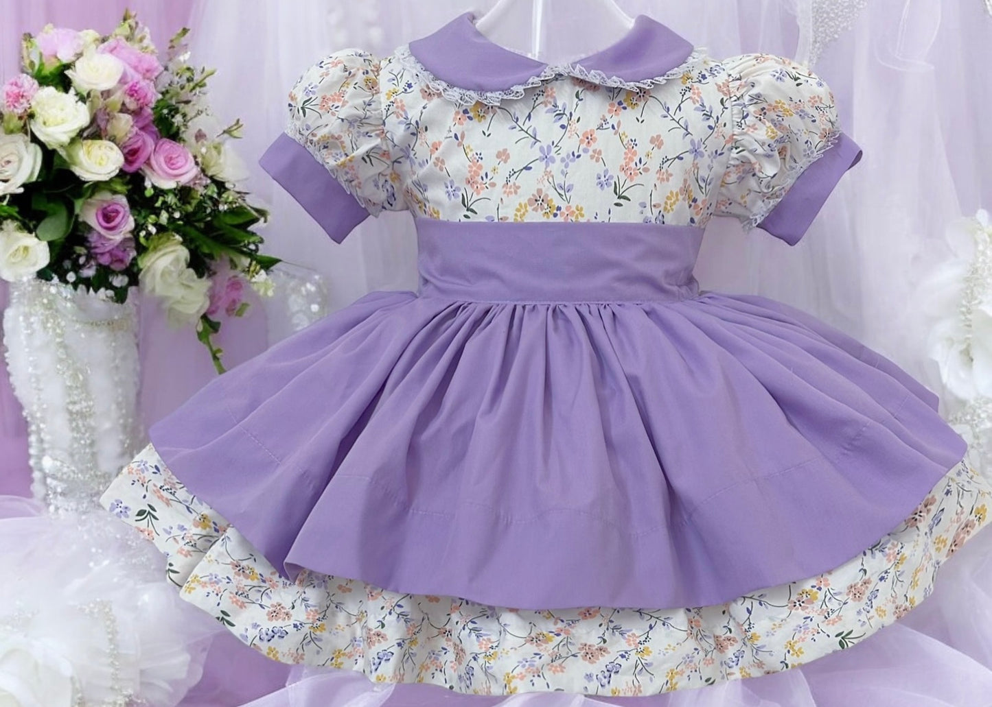 Floral classic dress with lilac apron