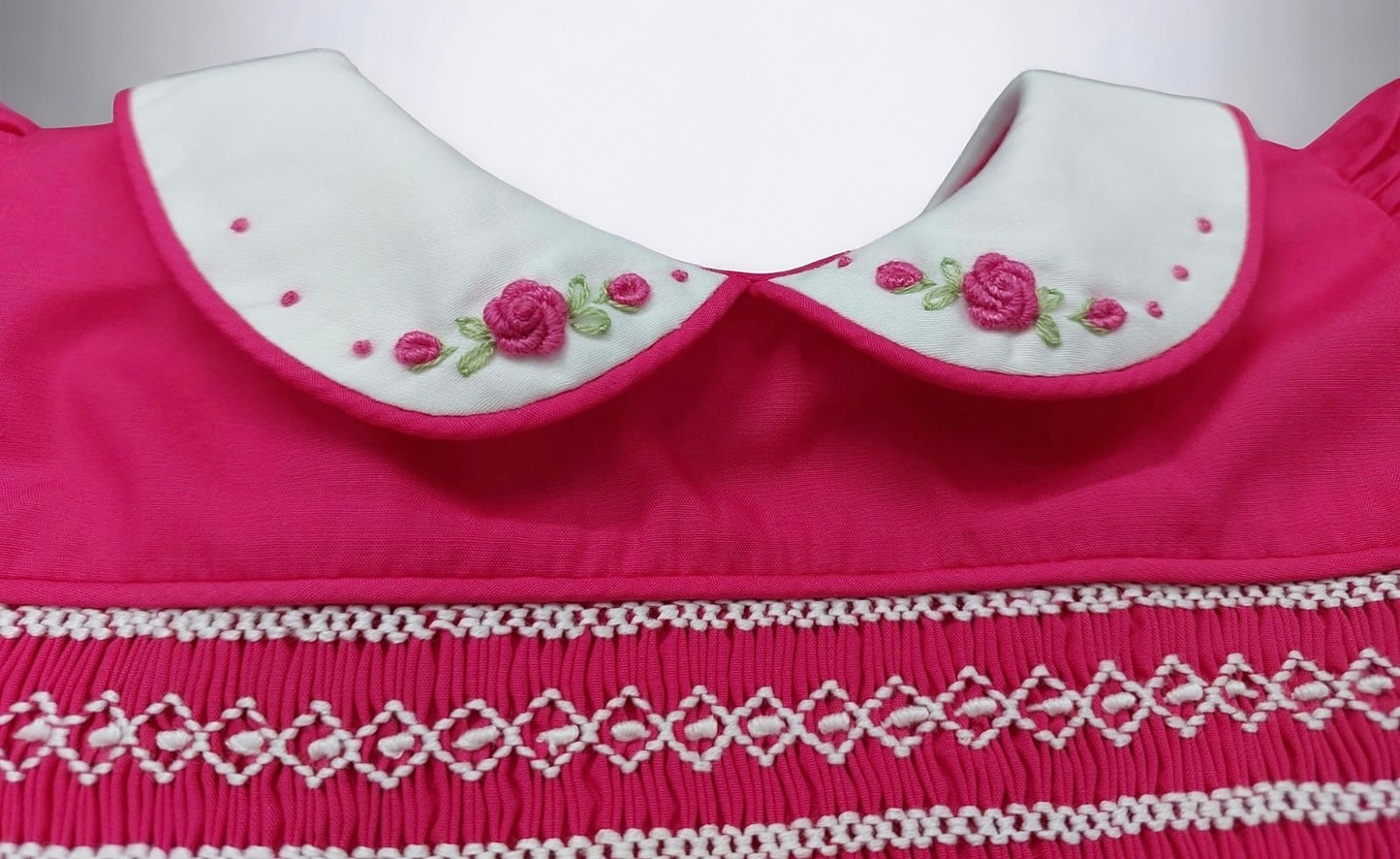 Barbie – Pinkes, gesmoktes Kleid